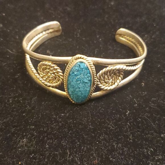 Vintage Alpaca Mexico Silver & Faux Turquoise Chip Inlay oval Cuff Bracelet - Picture 2 of 6